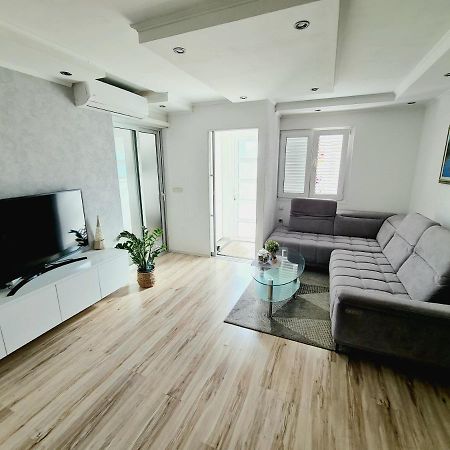 Apartment Mirjana Makarska Bagian luar foto