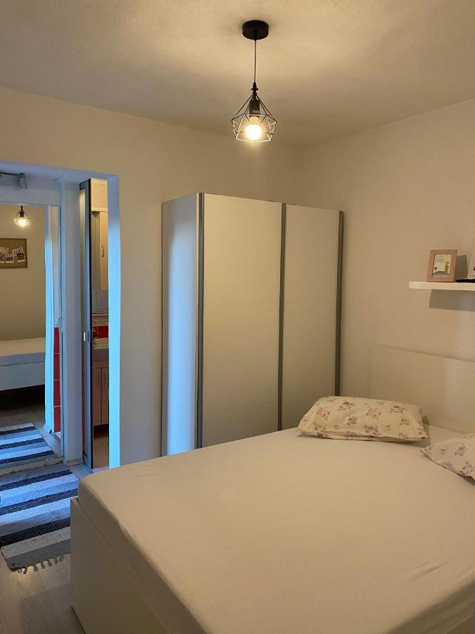 Apartment Mirjana Makarska Bagian luar foto