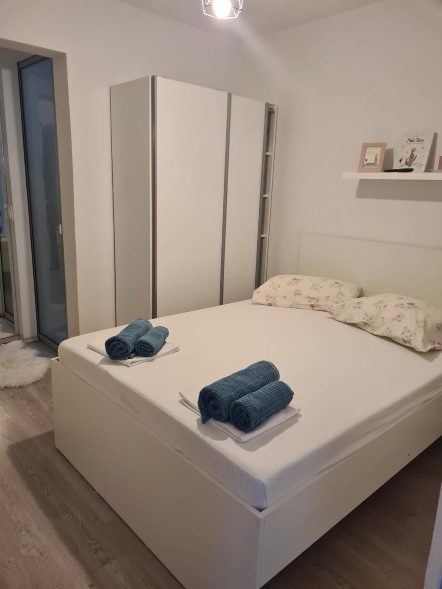 Apartment Mirjana Makarska Bagian luar foto