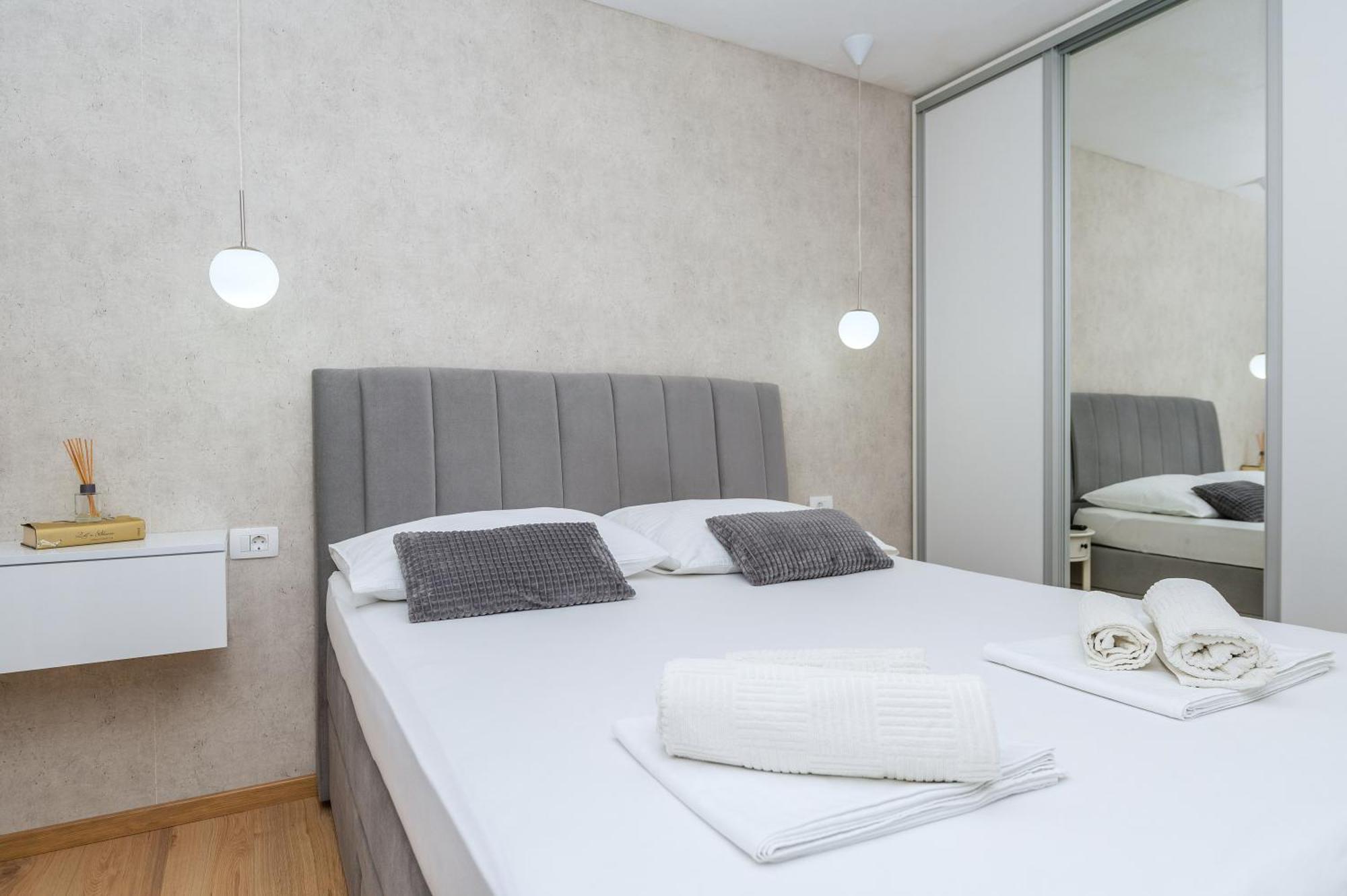 Apartment Mirjana Makarska Bagian luar foto