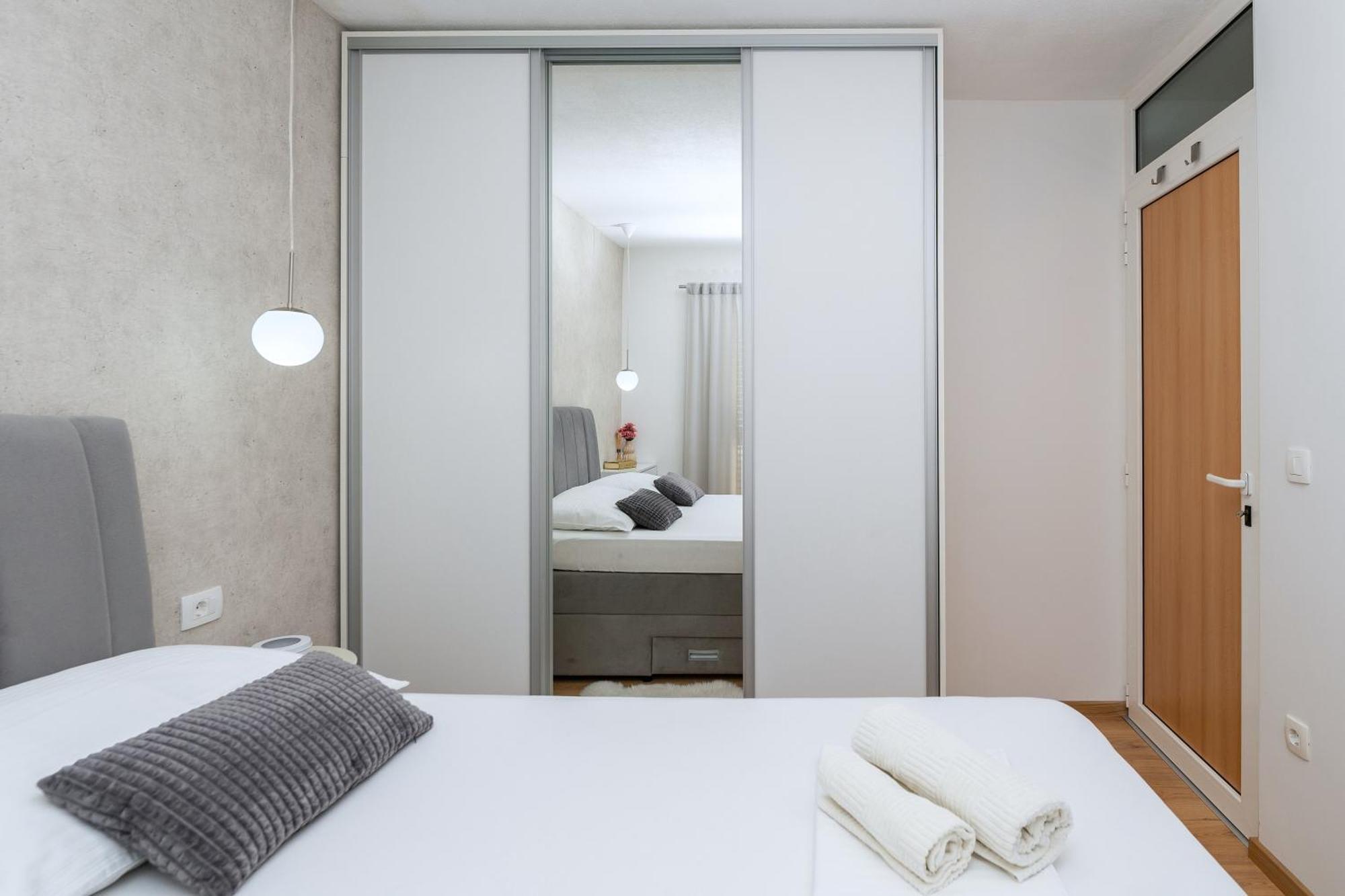 Apartment Mirjana Makarska Bagian luar foto