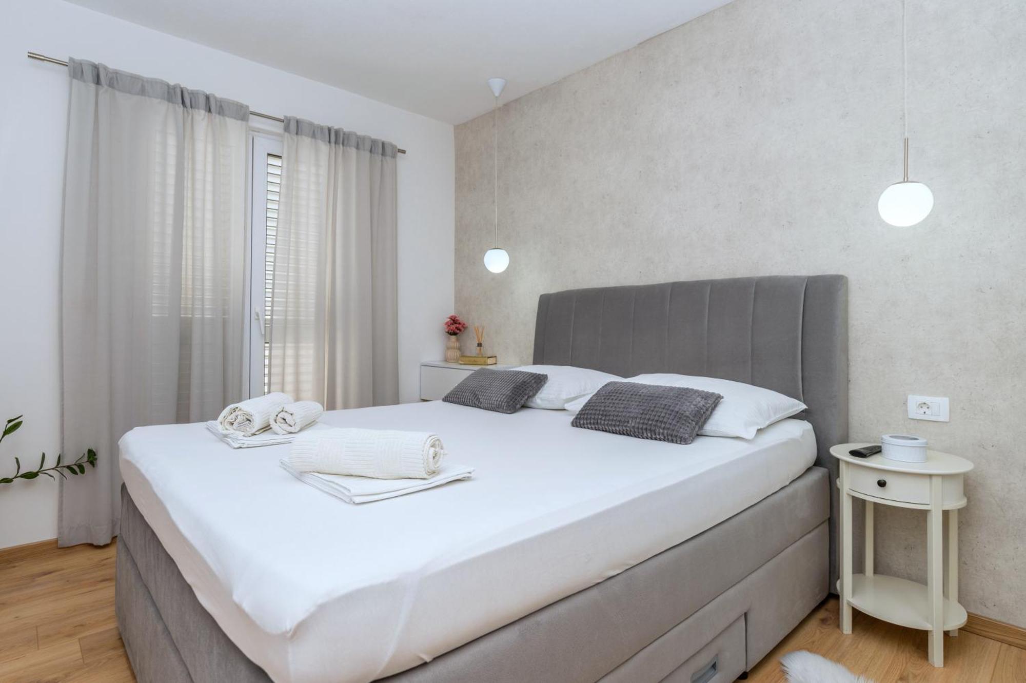 Apartment Mirjana Makarska Bagian luar foto