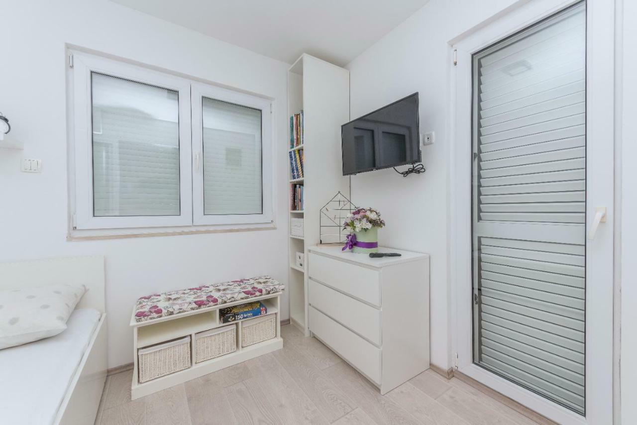 Apartment Mirjana Makarska Bagian luar foto